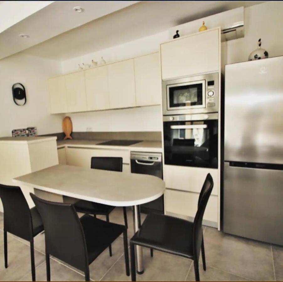 Azur Appart 4 Pers - Parking - Terrasse - 10Min Du Centre Каси Экстерьер фото