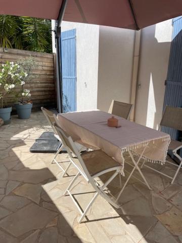 Azur Appart 4 Pers - Parking - Terrasse - 10Min Du Centre Каси Экстерьер фото